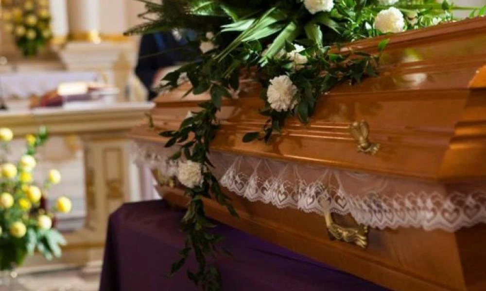 Τύρναβος: Θρήνος στην κηδεία του 19χρονου που σκοτώθηκε με το ΚΤΕΛ